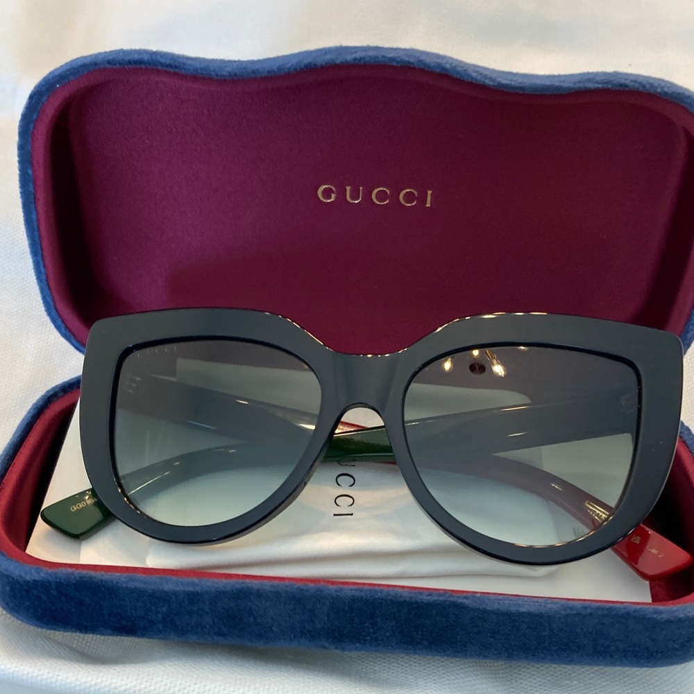 Gucci Black Oversized Sunglasses